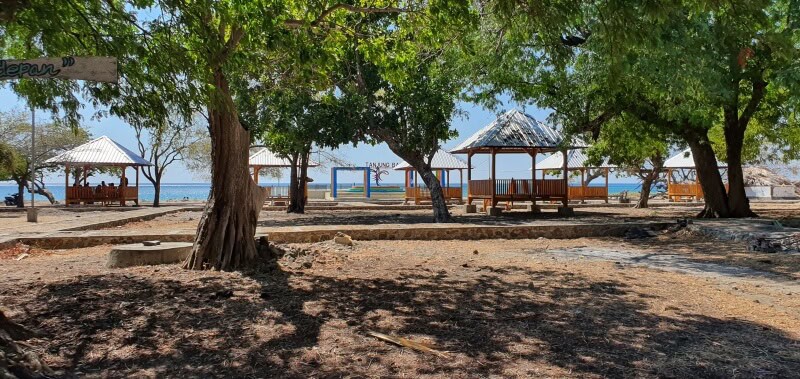 Pantai Tanjung Bastian, Simfoni Alam Di Kota Kecil&nbsp;Wini