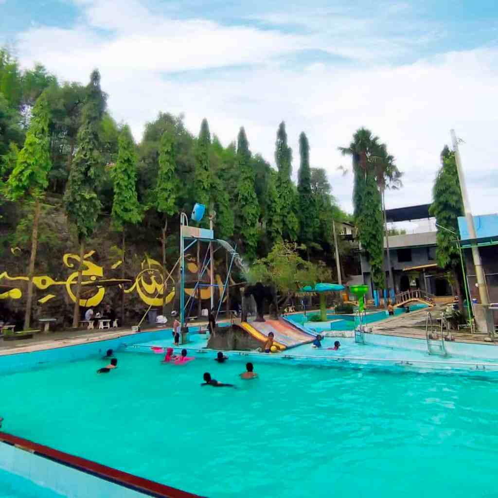 Bukit Awan Water Park, Objek Wisata Air Seru di Kota Gresik