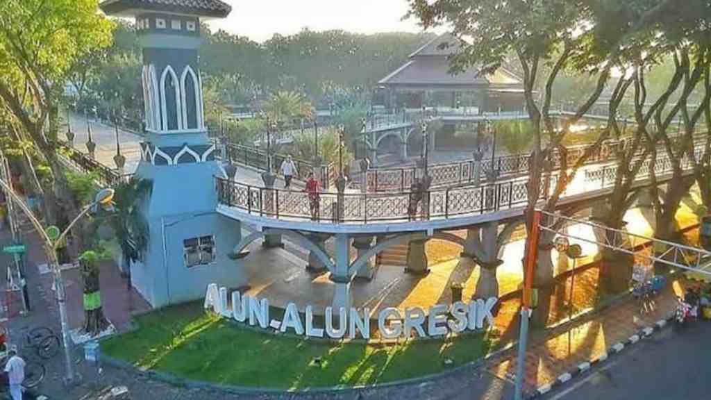Destinasi Menarik Alun-Alun Gresik Jawa Timur