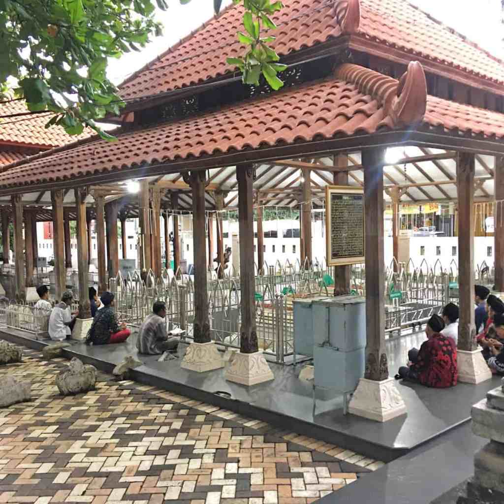 Wisata Religi Makam Sunan Gresik (Maulana Malik Ibrahim) di Gresik Jawa Timur