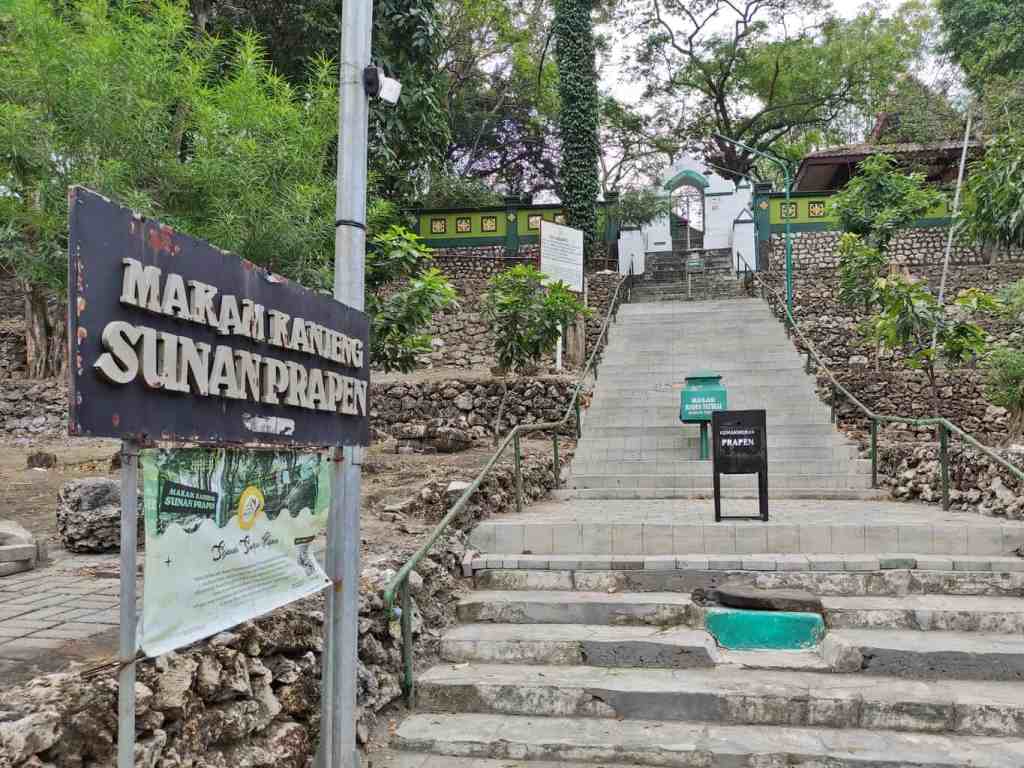 Wisata Religi Sunan Prapen di Gresik, Pendakwah Islam dengan Kecerdasan Luar Biasa