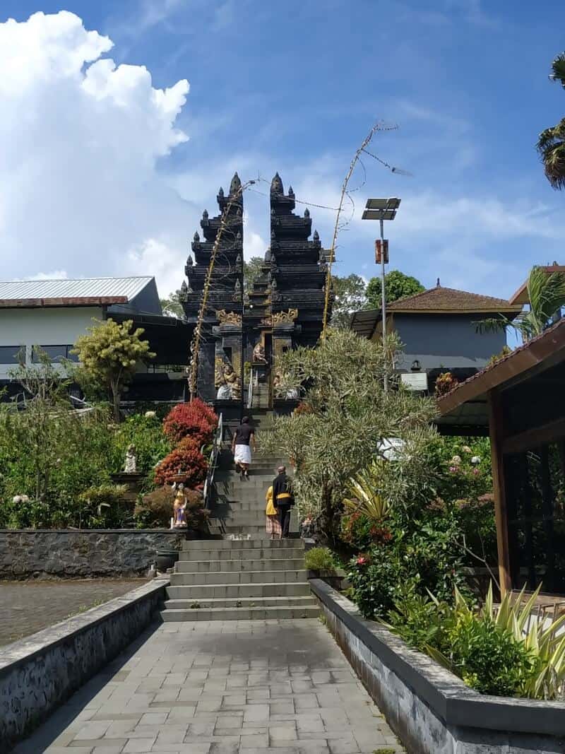 Pura Luhur Giri Arjuno, Wisata Religi Di Kota Batu