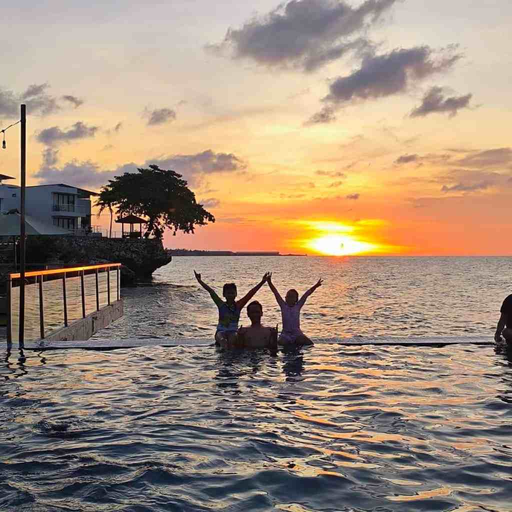 Panorama dan Sunset Indah di Pantai Tanjung Kodok Lamongan