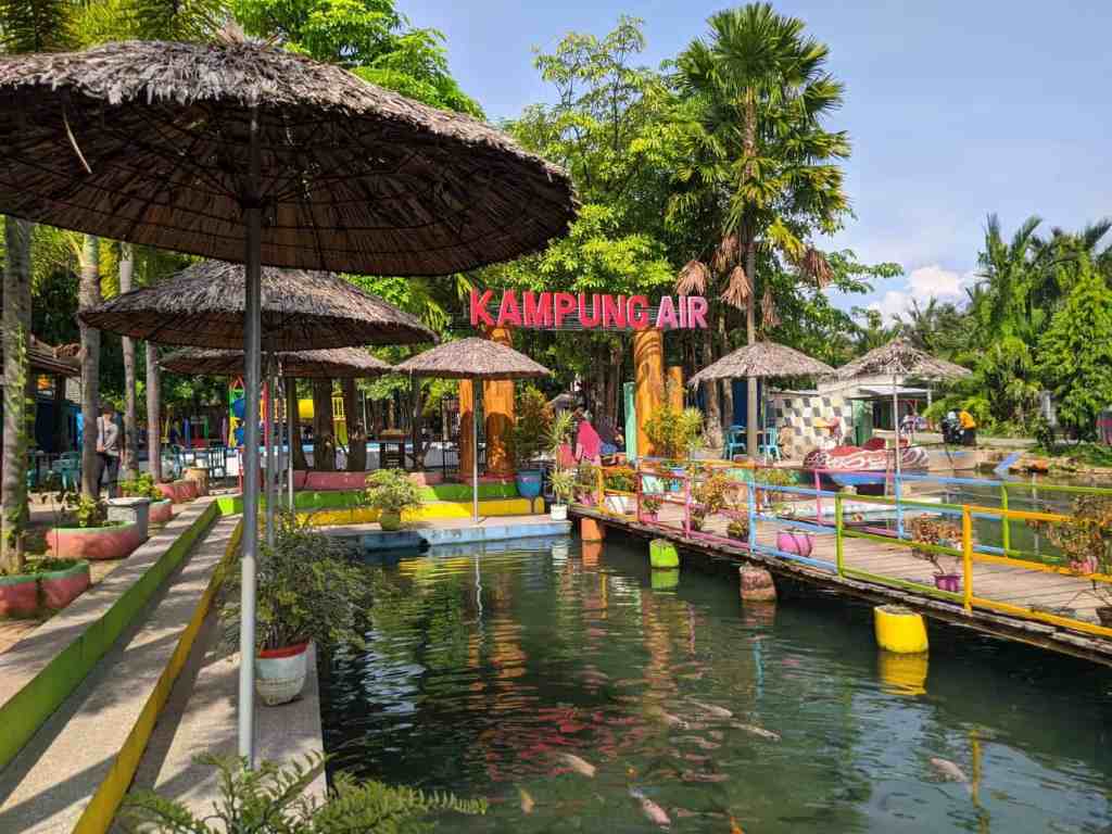 Wahana Air Seru dan Menarik di Wisata Kampung Air Merakurak&nbsp;Tuban