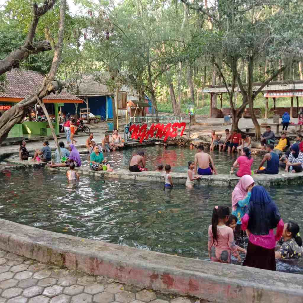 Wisata Nganget Bangilan Tuban, Destinasi Wisata Alam Pemandian Air Panas&nbsp;Alami